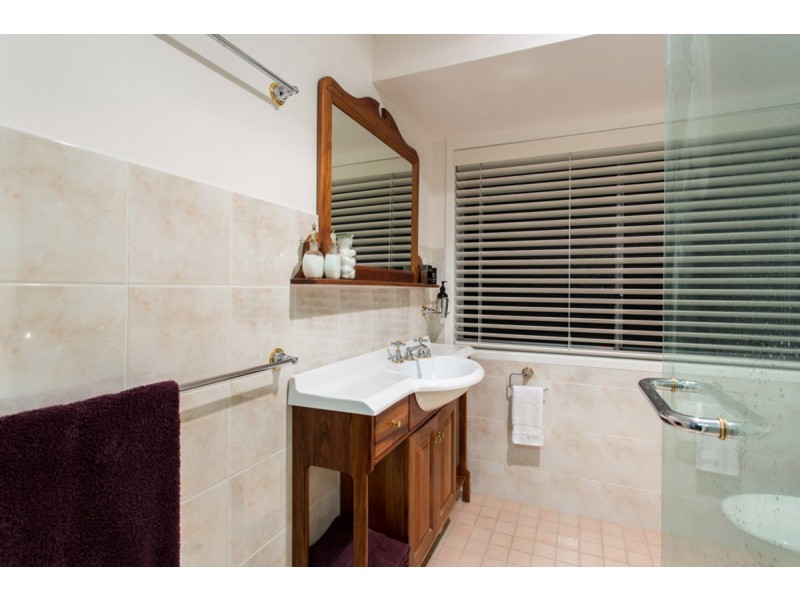 55 Winderadeen Drive, Highland Park QLD 4211