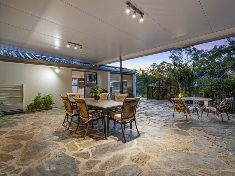 55 Winderadeen Drive, Highland Park QLD 4211