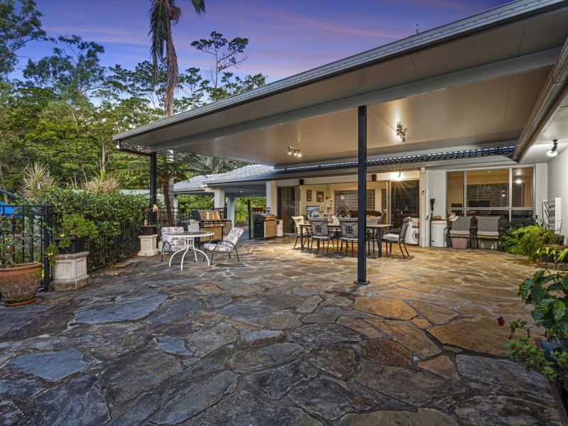 55 Winderadeen Drive, Highland Park QLD 4211