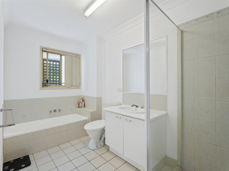 61/3 Arundel Drive, Arundel QLD 4214