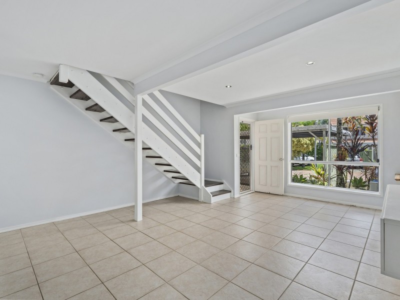 22/125 Pappas Way, Carrara QLD 4211