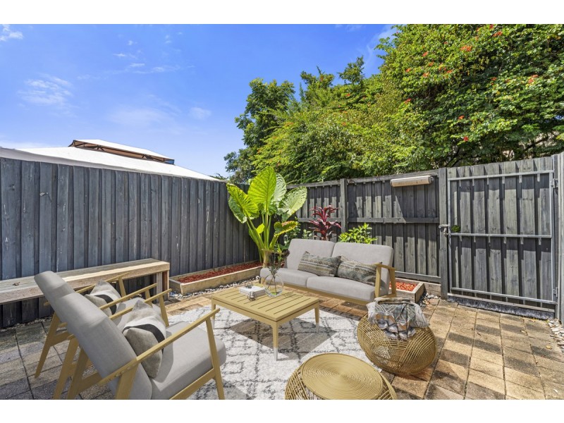22/125 Pappas Way, Carrara QLD 4211