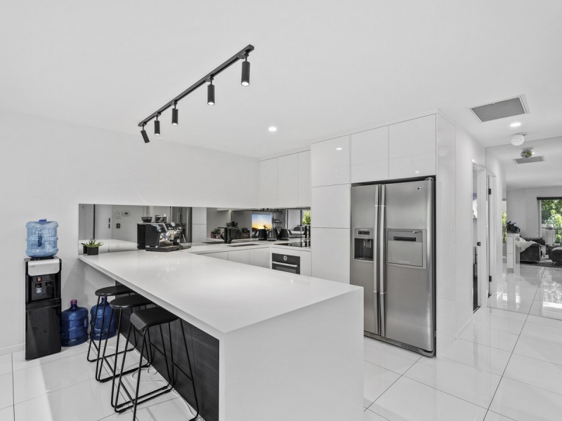 27/132 High Street, Southport QLD 4215