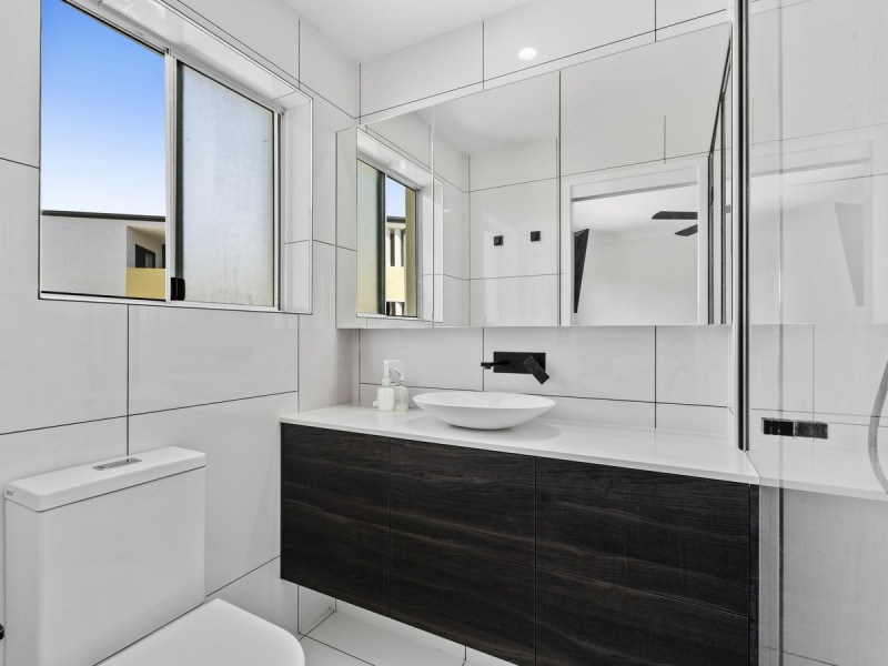 27/132 High Street, Southport QLD 4215