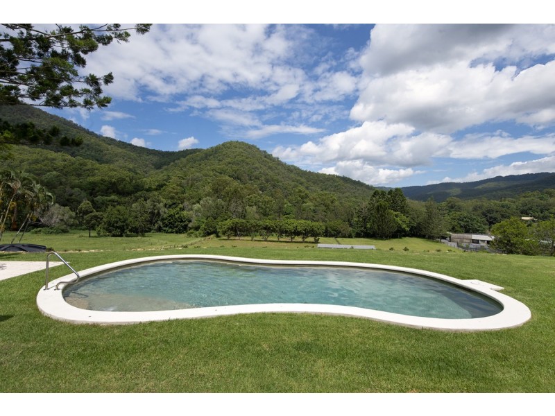 48 Clagiraba Road, Clagiraba QLD 4211