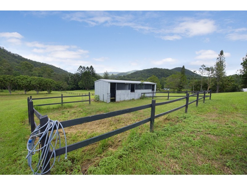 48 Clagiraba Road, Clagiraba QLD 4211