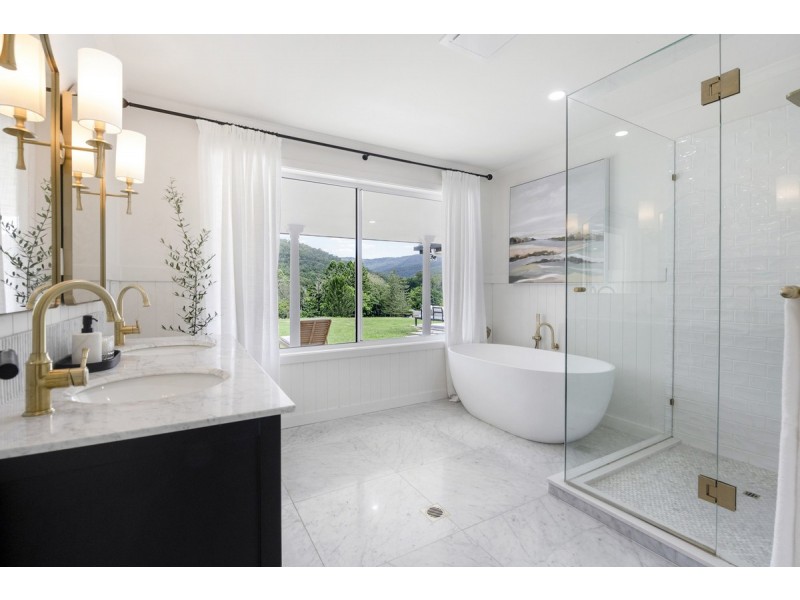 48 Clagiraba Road, Clagiraba QLD 4211