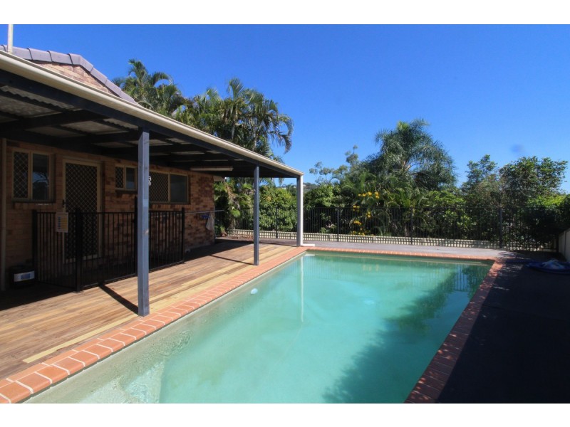 16 Leesa Court, Highland Park QLD 4211