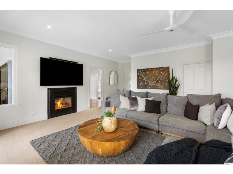 31 Macrozamia Drive, Clagiraba QLD 4211