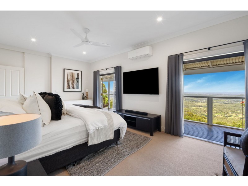 31 Macrozamia Drive, Clagiraba QLD 4211