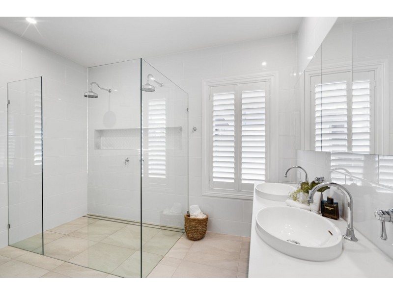 31 Macrozamia Drive, Clagiraba QLD 4211