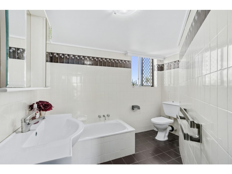 13/249 Bayview Street, Hollywell QLD 4216