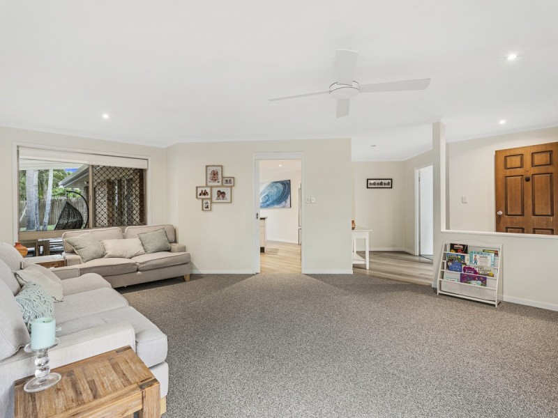 19 Marble Drive, Carrara QLD 4211
