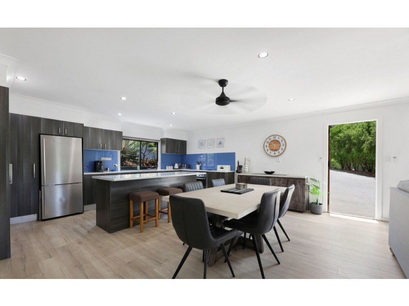 4 Entrance Road, Gaven QLD 4211