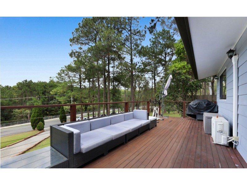 4 Entrance Road, Gaven QLD 4211