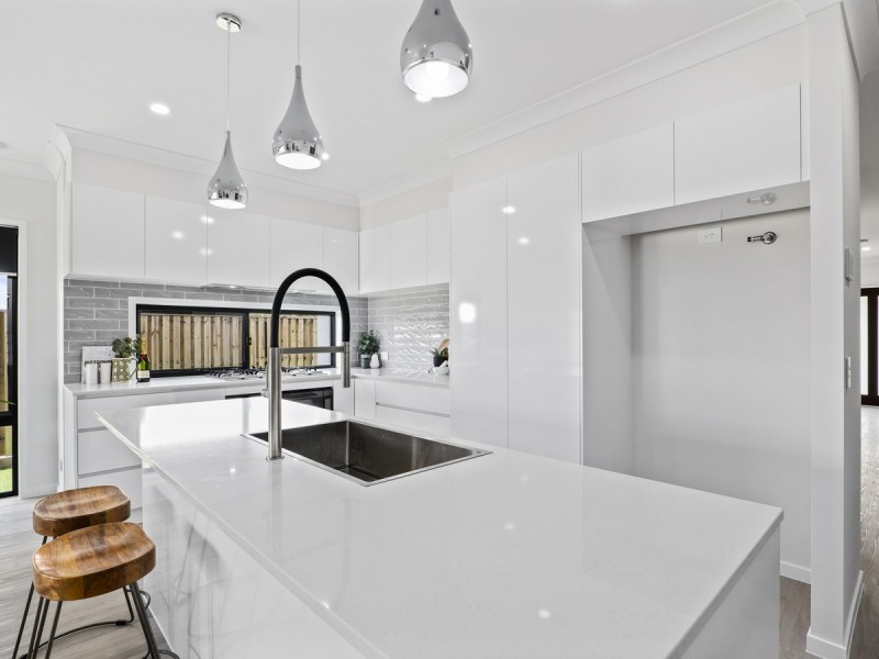 36 Chervil Drive, Greenbank QLD 4124