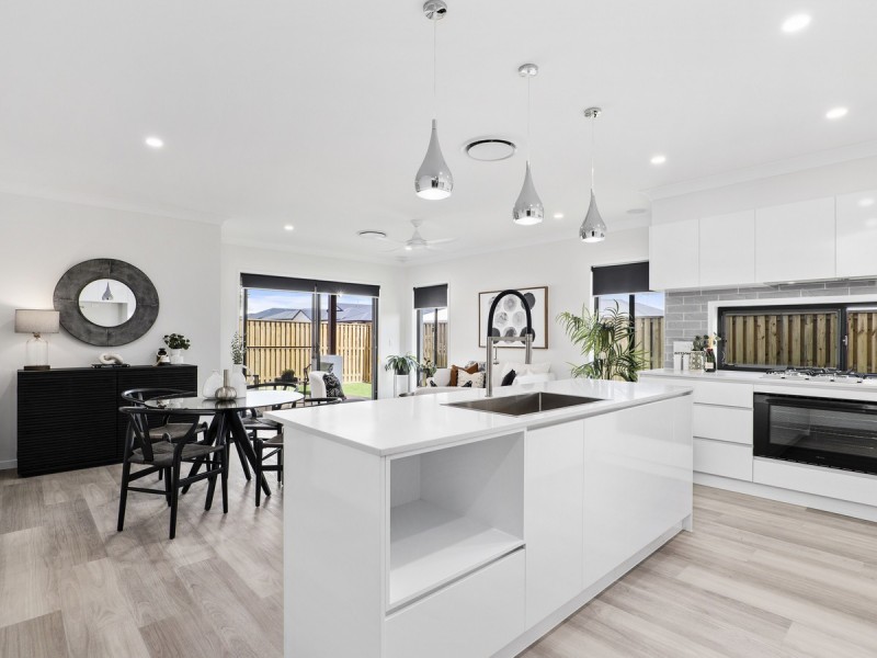 36 Chervil Drive, Greenbank QLD 4124