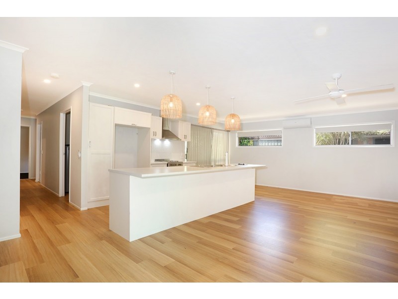 61 Palm Beach Avenue, Palm Beach QLD 4221