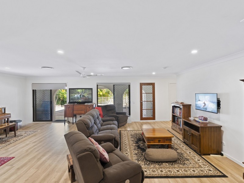 22 Aberdeen Court, Highland Park QLD 4211