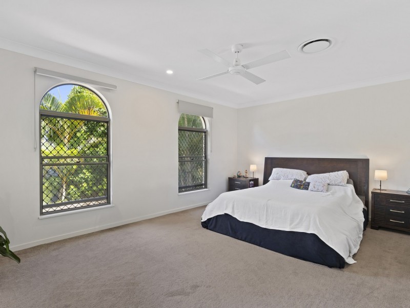 22 Aberdeen Court, Highland Park QLD 4211