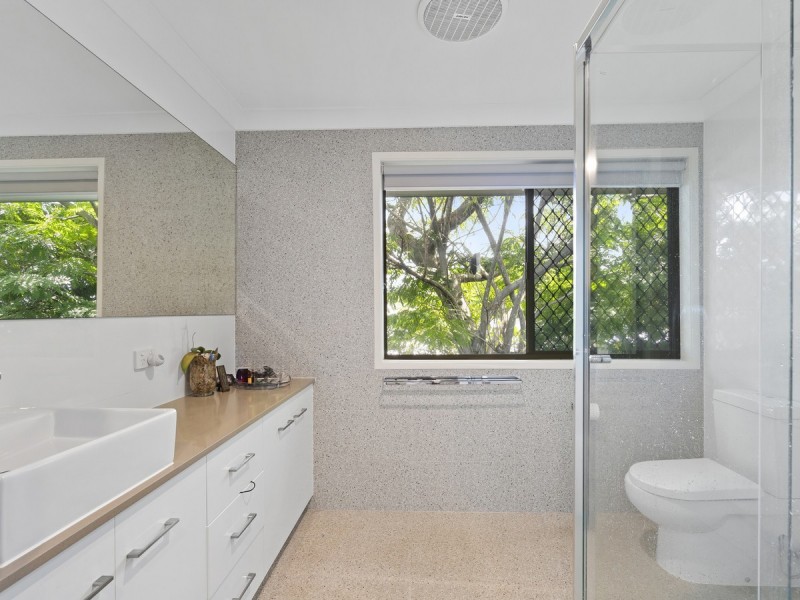 22 Aberdeen Court, Highland Park QLD 4211