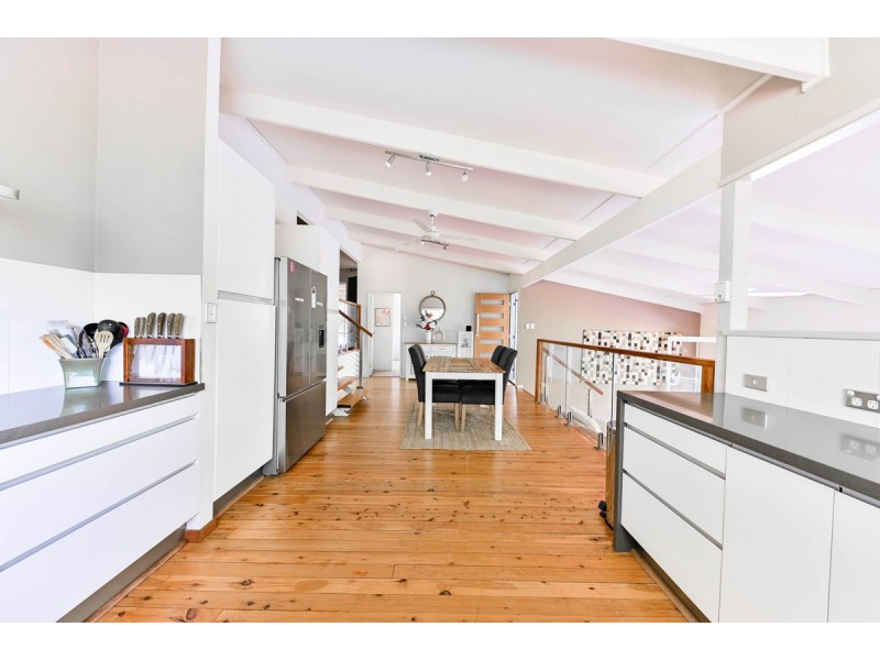 98 Plateau Crescent, Carrara QLD 4211