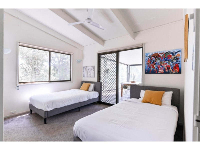 98 Plateau Crescent, Carrara QLD 4211