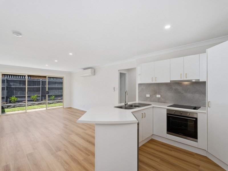 2/17 Betty Street, Upper Coomera QLD 4209