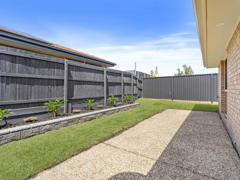 2/17 Betty Street, Upper Coomera QLD 4209