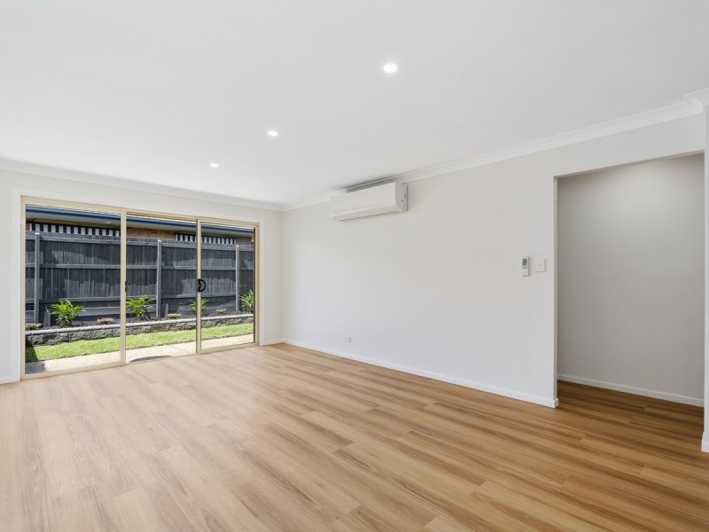 2/17 Betty Street, Upper Coomera QLD 4209