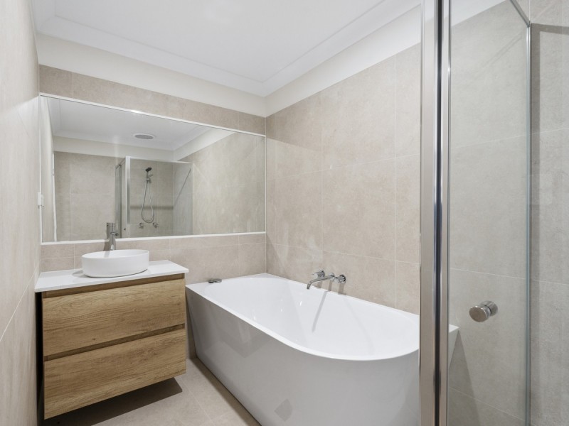 2/17 Betty Street, Upper Coomera QLD 4209