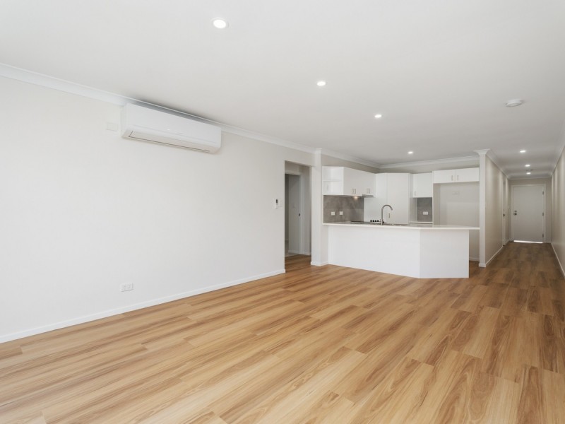 2/17 Betty Street, Upper Coomera QLD 4209