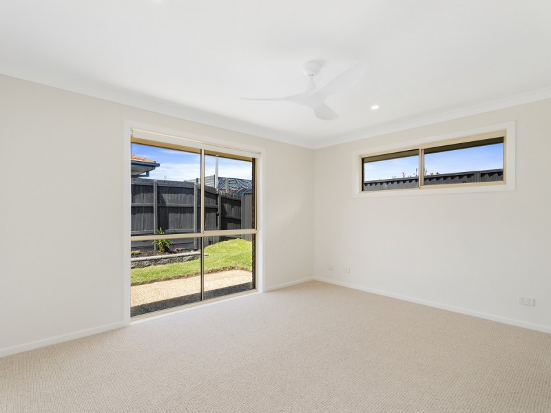 2/17 Betty Street, Upper Coomera QLD 4209