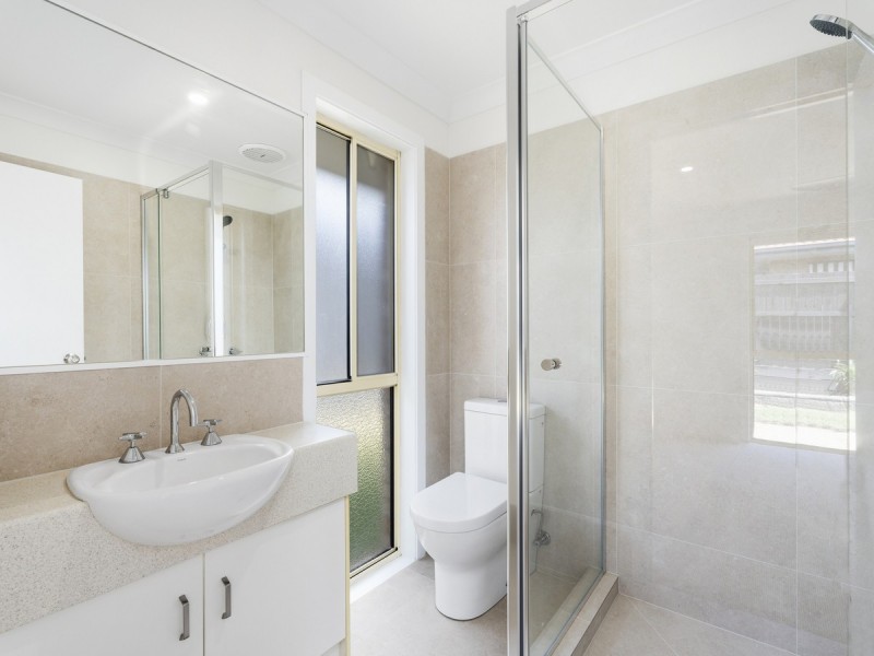 2/17 Betty Street, Upper Coomera QLD 4209