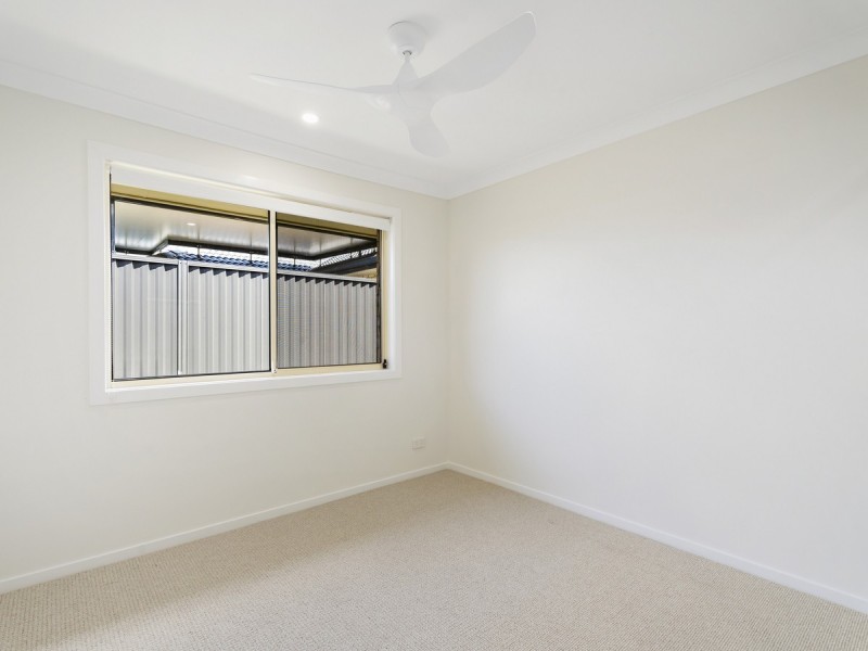 2/17 Betty Street, Upper Coomera QLD 4209