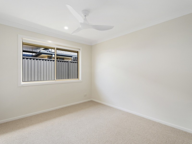 2/17 Betty Street, Upper Coomera QLD 4209