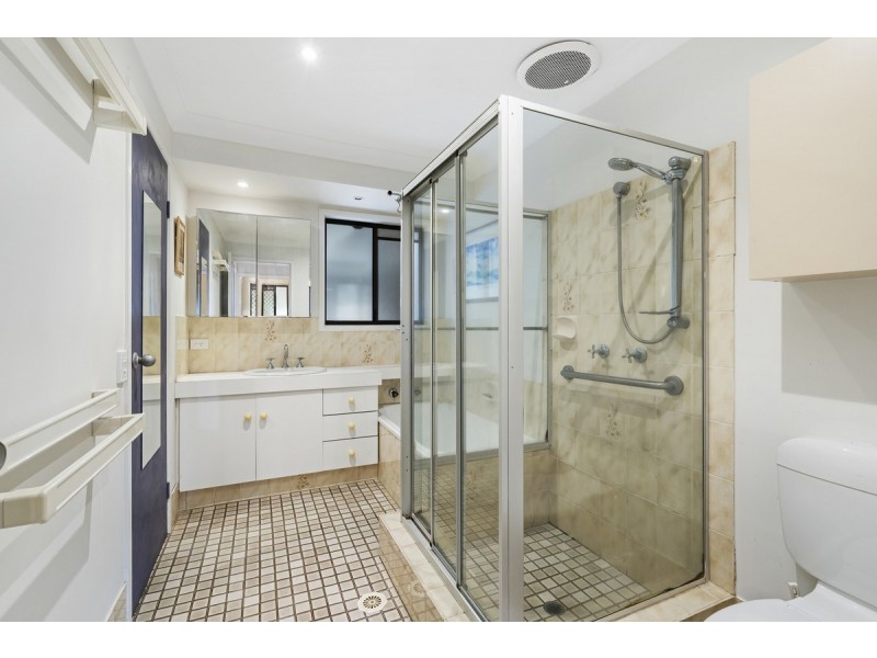32 Balfour Crescent, Highland Park QLD 4211