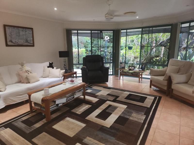 1 Lords Avenue, Mount Nathan QLD 4211