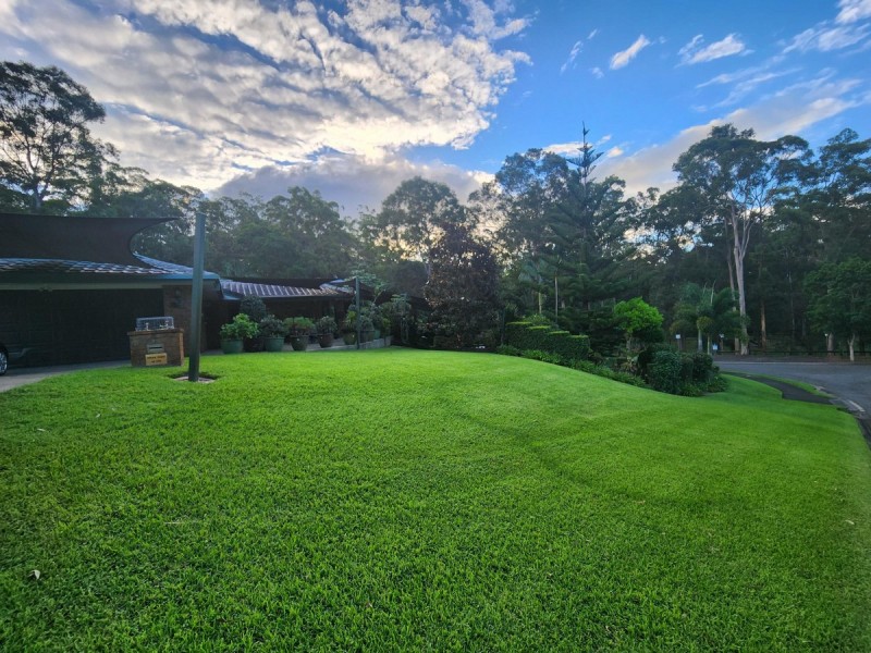1 Lords Avenue, Mount Nathan QLD 4211