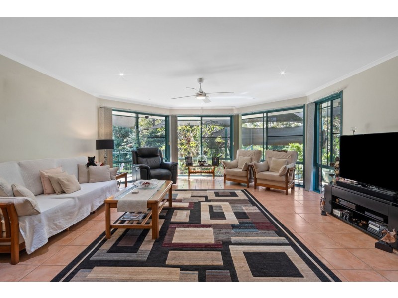 1 Lords Avenue, Mount Nathan QLD 4211