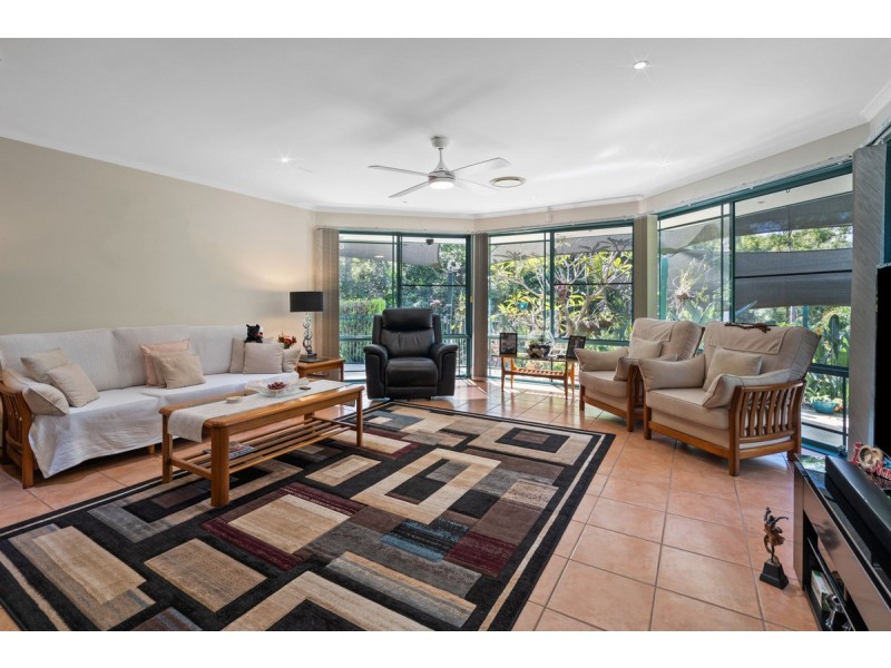1 Lords Avenue, Mount Nathan QLD 4211