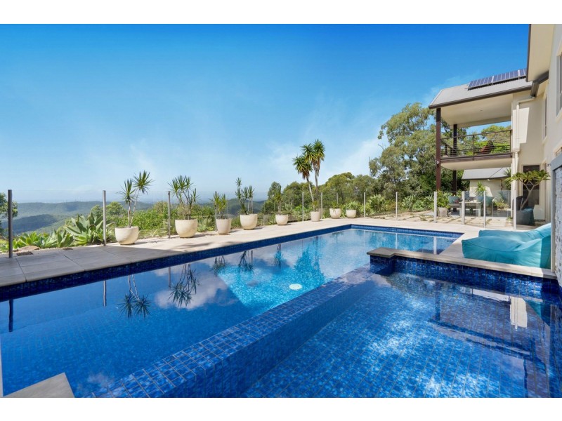 8 Wildflower Court, Clagiraba QLD 4211