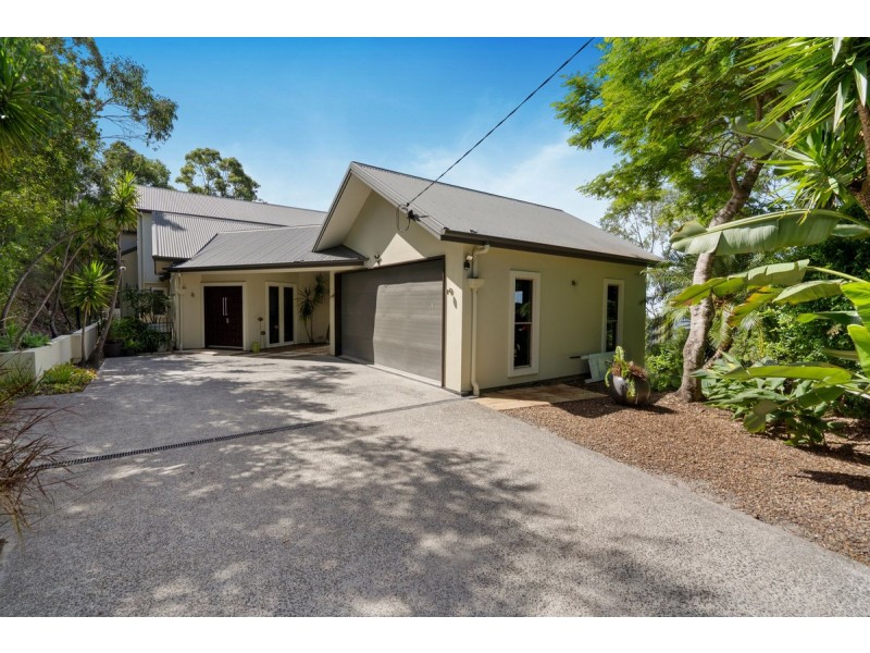 8 Wildflower Court, Clagiraba QLD 4211