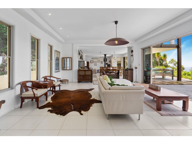8 Wildflower Court, Clagiraba QLD 4211