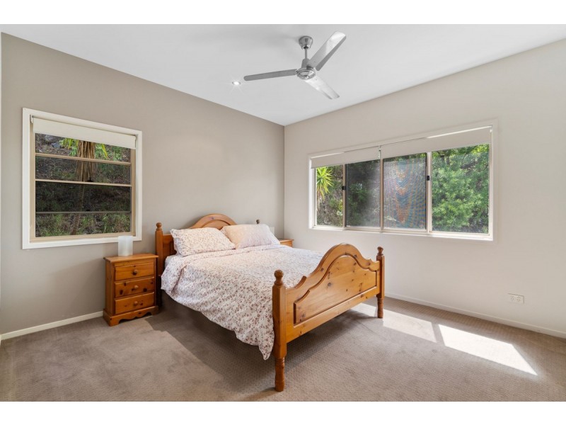 8 Wildflower Court, Clagiraba QLD 4211