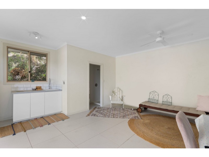 8 Wildflower Court, Clagiraba QLD 4211