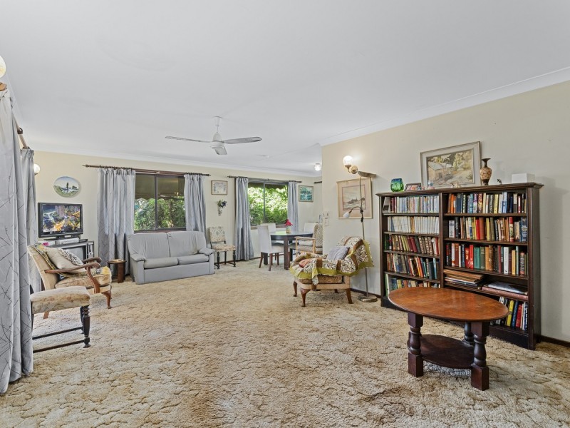 16 Saint Petersburg Place, Nerang QLD 4211