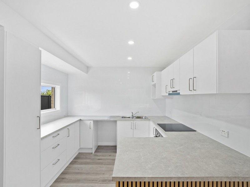 1/22 Gumbeel Court, Highland Park QLD 4211