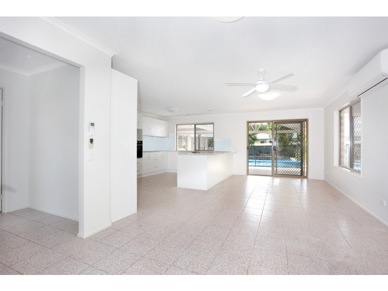 71 Chisholm Road, Carrara QLD 4211