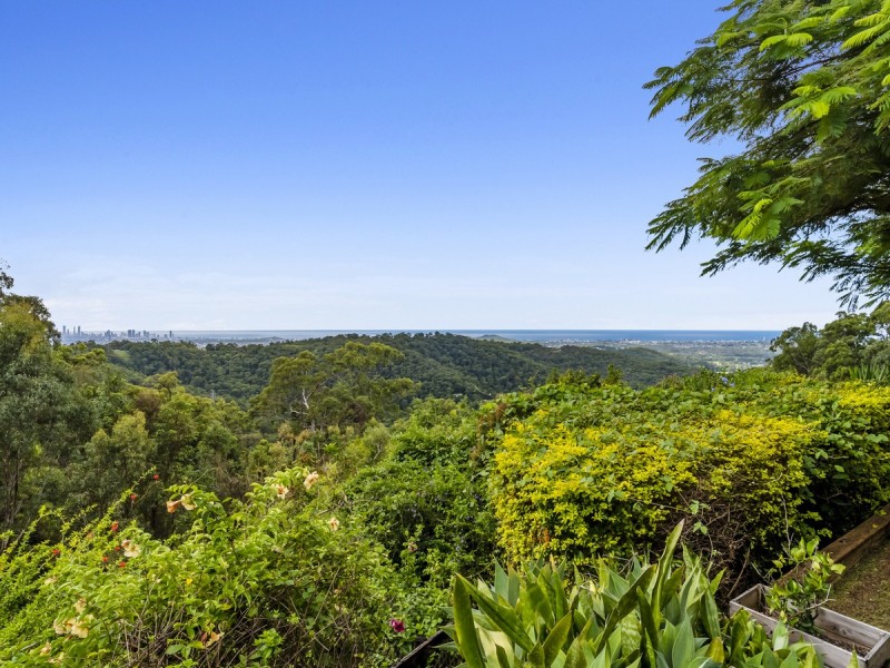 39 Brackenfield Court, Bonogin QLD 4213